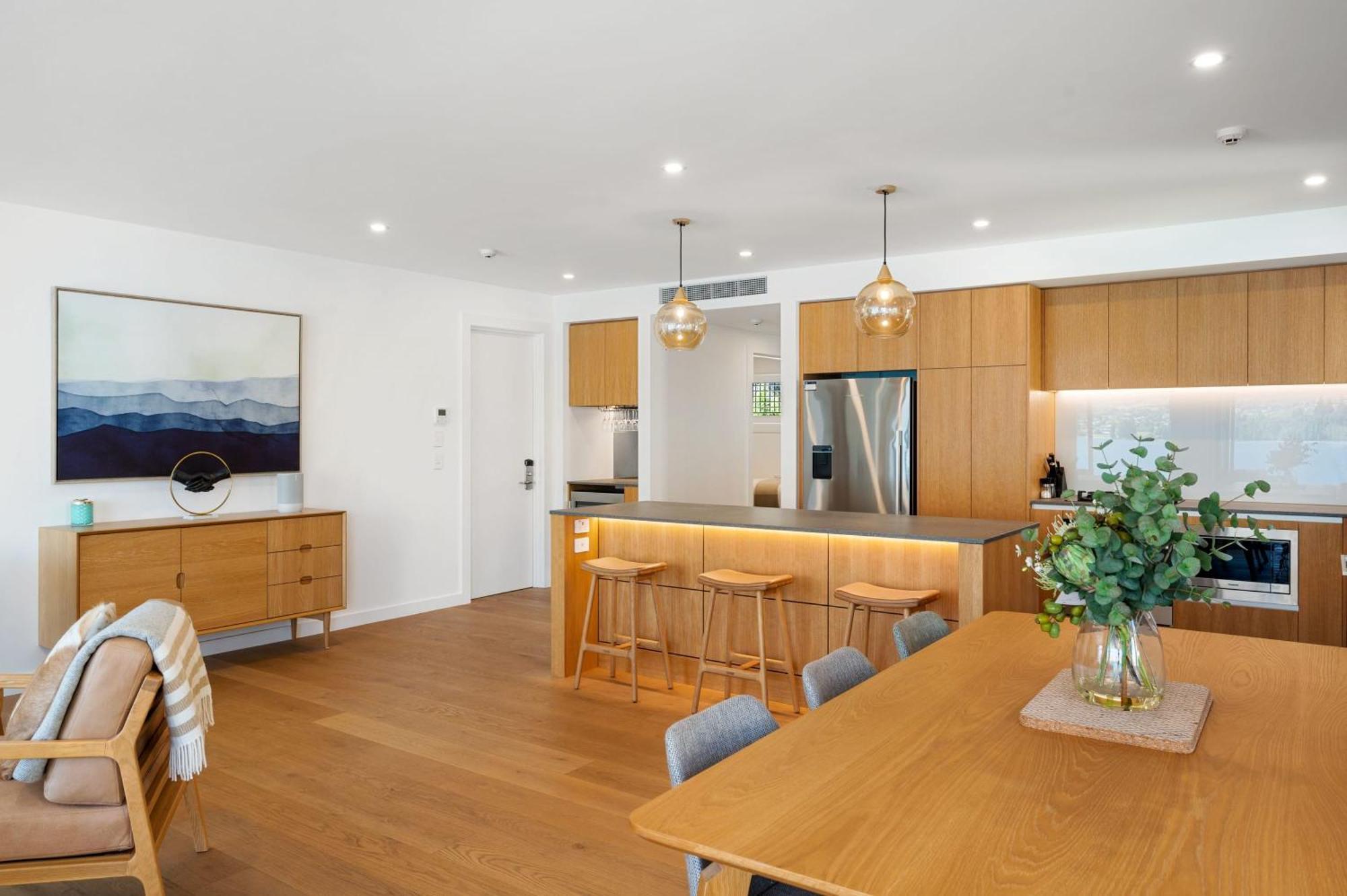 Lakeside Luxury 2 Bedroom Apartment Wanaka Exterior photo