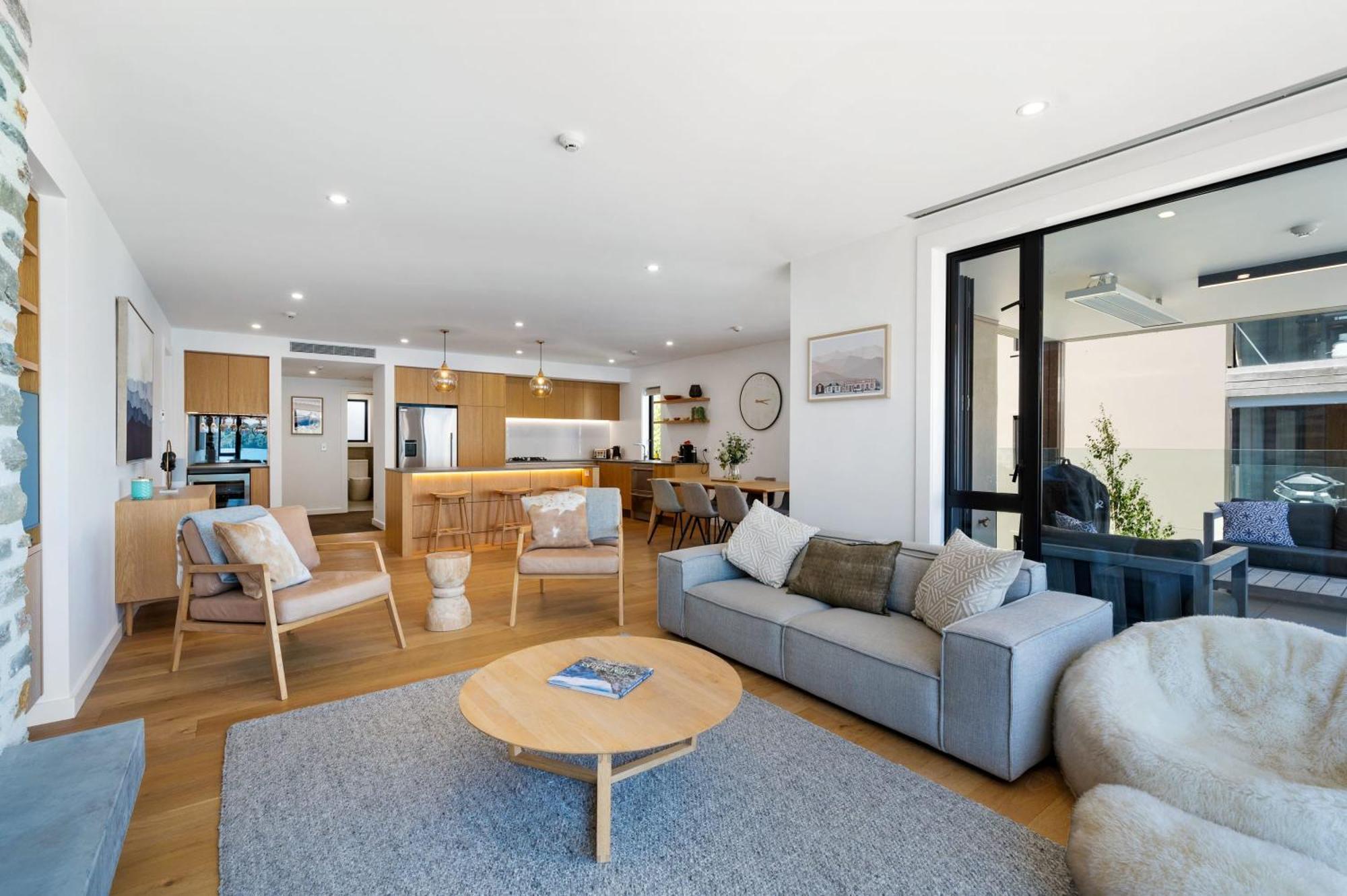 Lakeside Luxury 2 Bedroom Apartment Wanaka Exterior photo