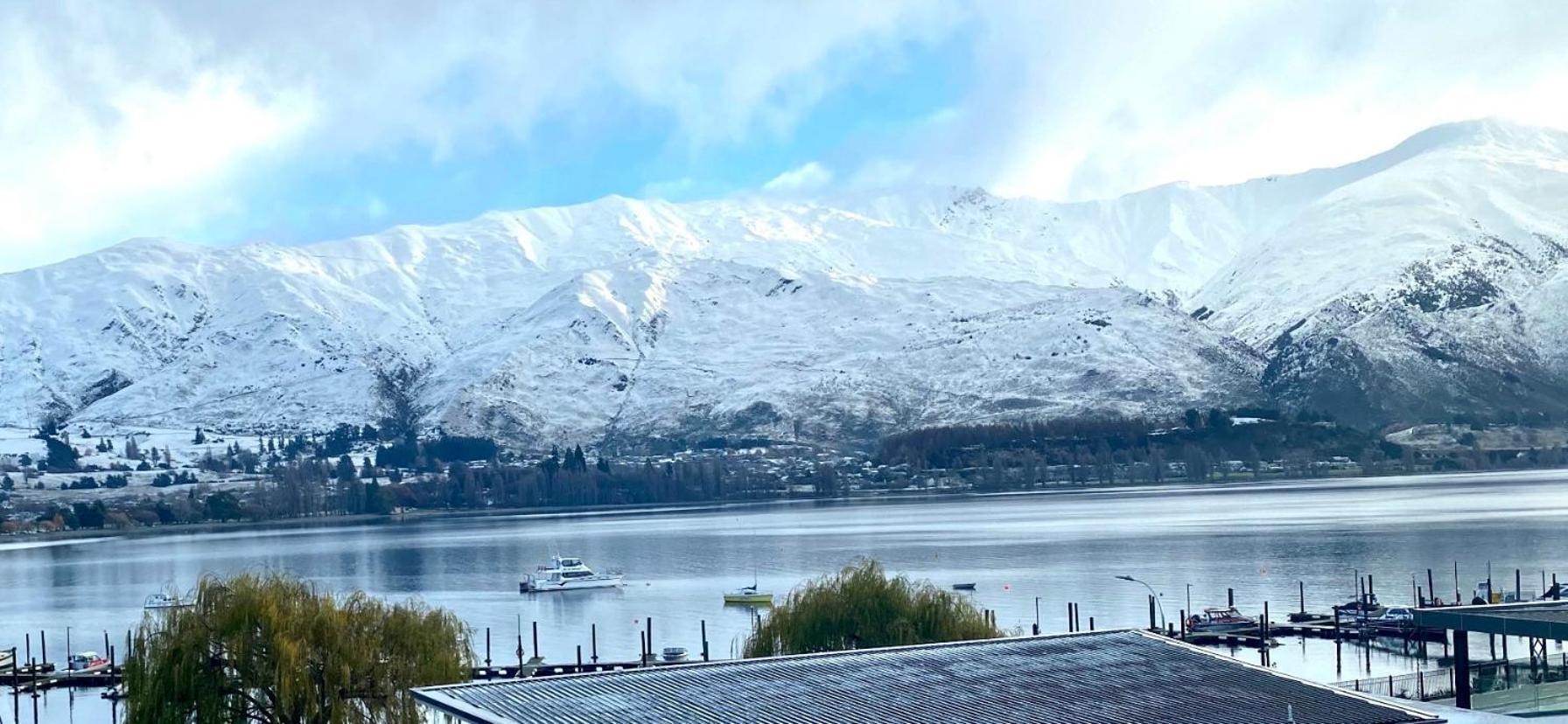 Lakeside Luxury 2 Bedroom Apartment Wanaka Exterior photo