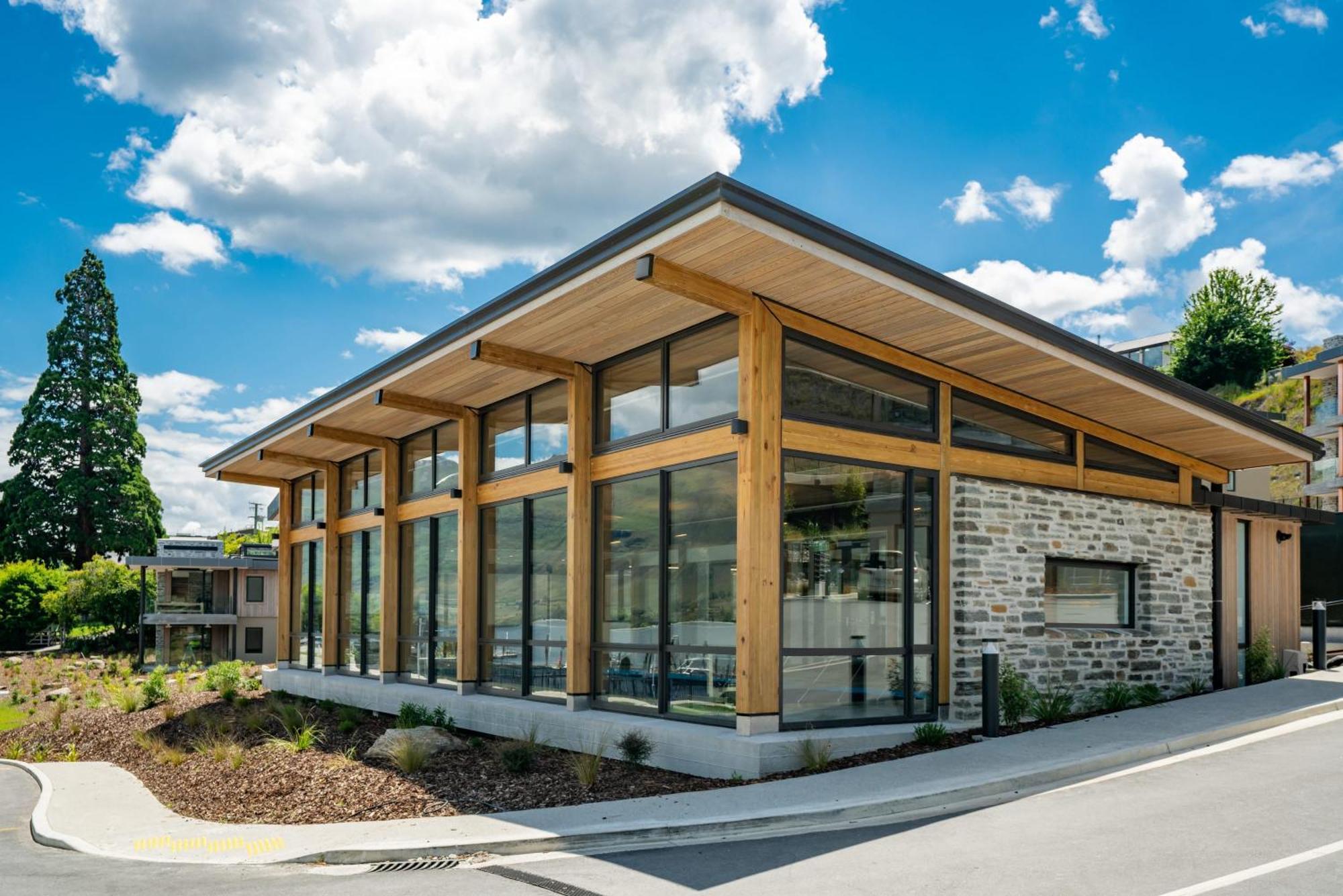 Lakeside Luxury 2 Bedroom Apartment Wanaka Exterior photo
